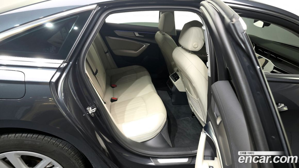 Audi A6 45 TFSI, 2023