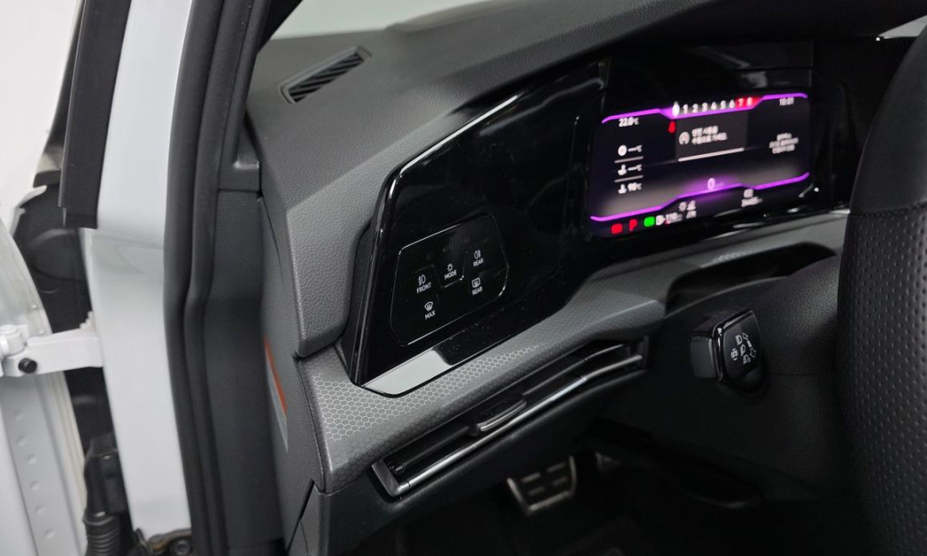 Volkswagen Golf 2.0 GTI, 2024