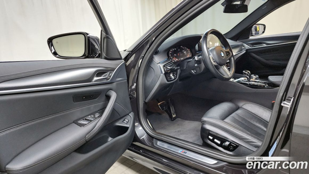 BMW 5-Series 520i M Sport, 2023