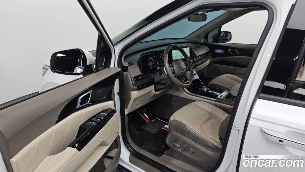 Kia Carnival 9-Seater Signature, 2023