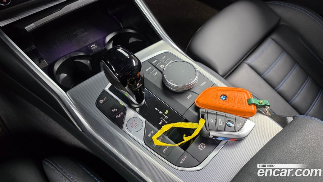 BMW 3-Series 320i Touring M Sports, 2022