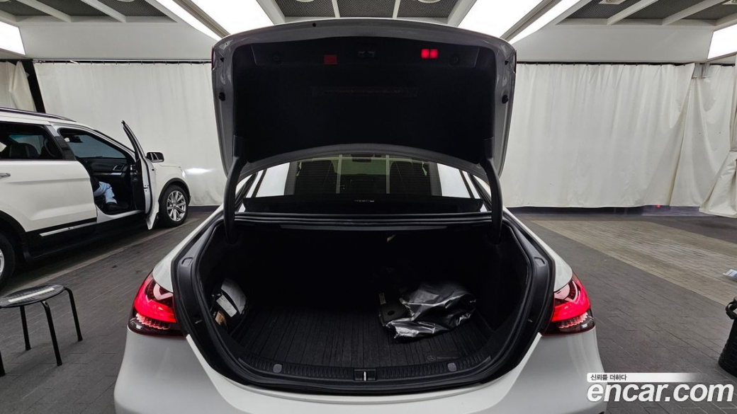 Mercedes-Benz E-Class E350 4MATIC AMG Line, 2022