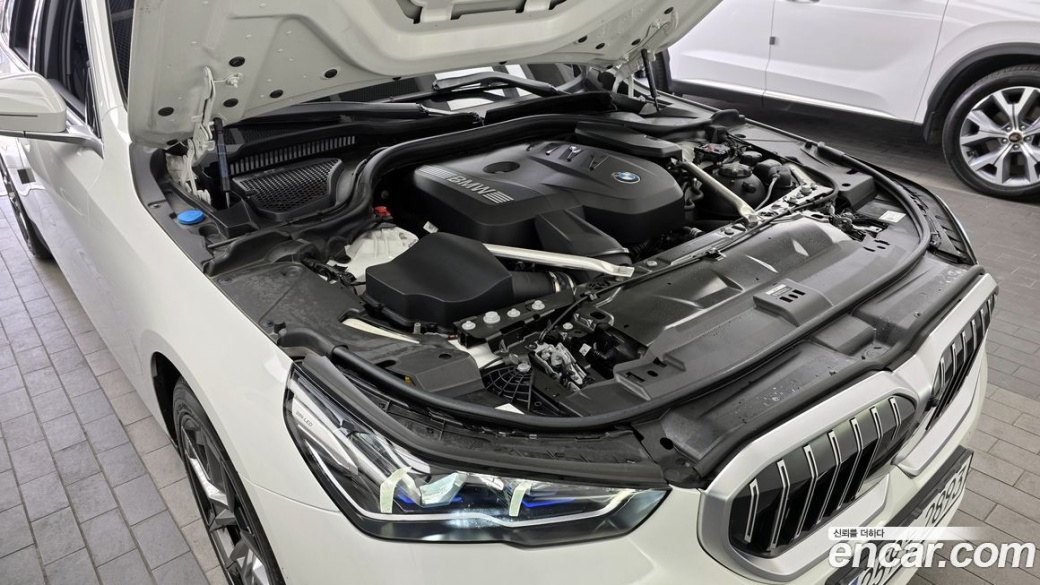 BMW 5-Series 520i, 2024