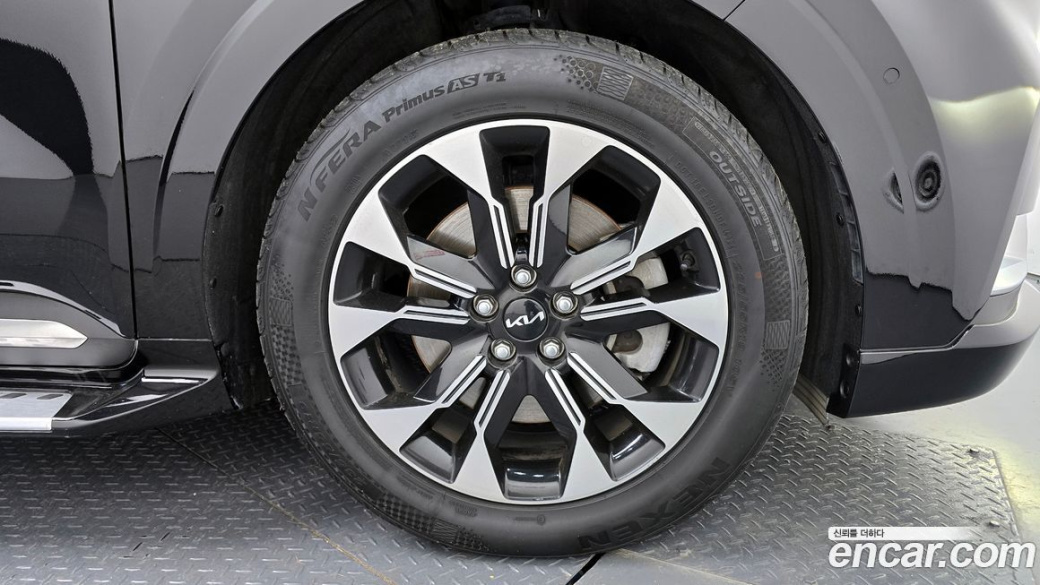 Kia Carnival 7-Seater Hi-Limousine, 2023