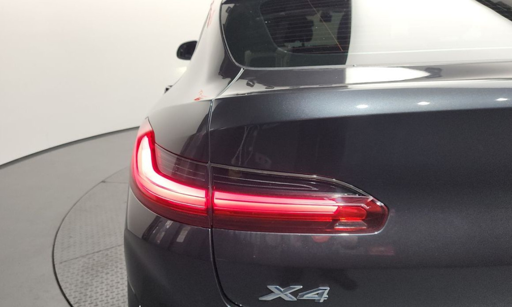 BMW X4 xDrive20i M Sport, 2022