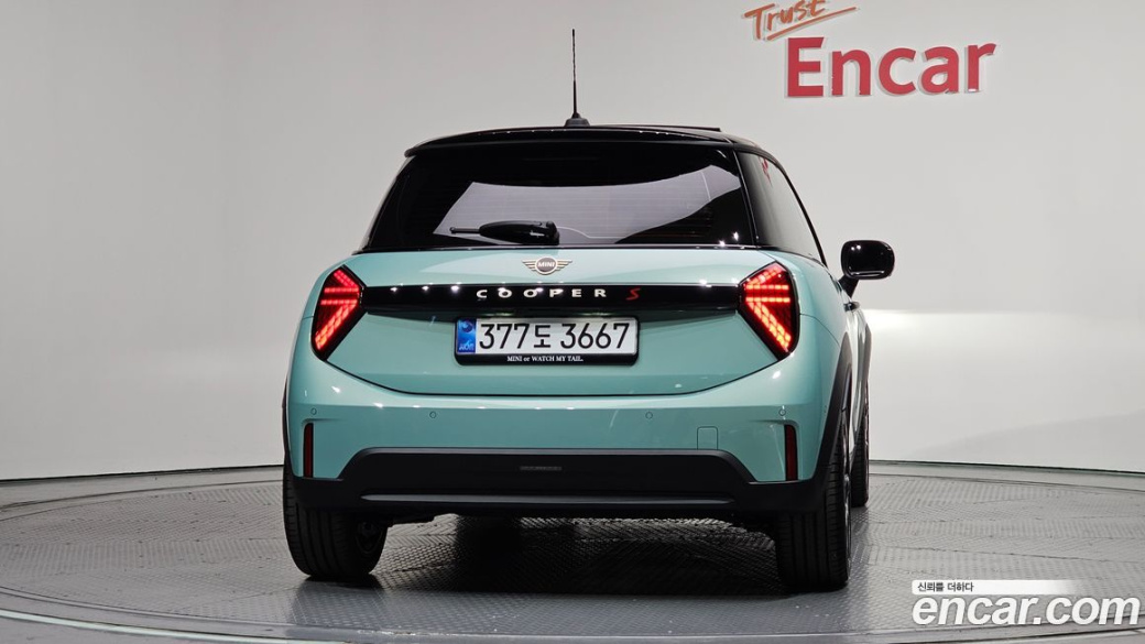 Mini Cooper Favoured, 2026