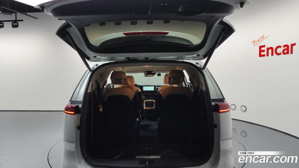 Kia Carnival 9-Seater Noblesse, 2023