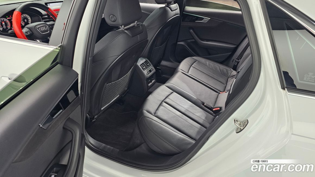 Audi A4 40 TFSI Premium, 2023