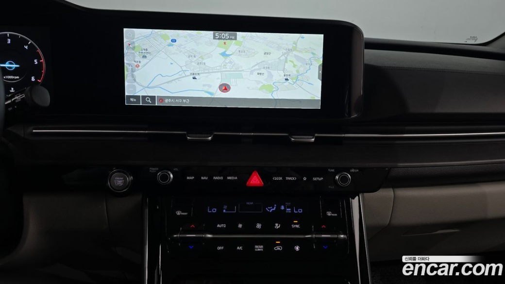 Kia Carnival 9-Seater Signature, 2023