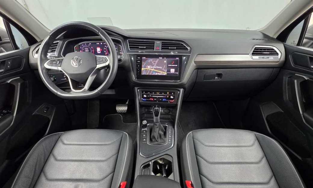 Volkswagen Tiguan 2.0 TSI Prestige, 2024