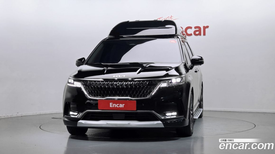 Kia Carnival 9-Seater Hi-Limousine, 2023
