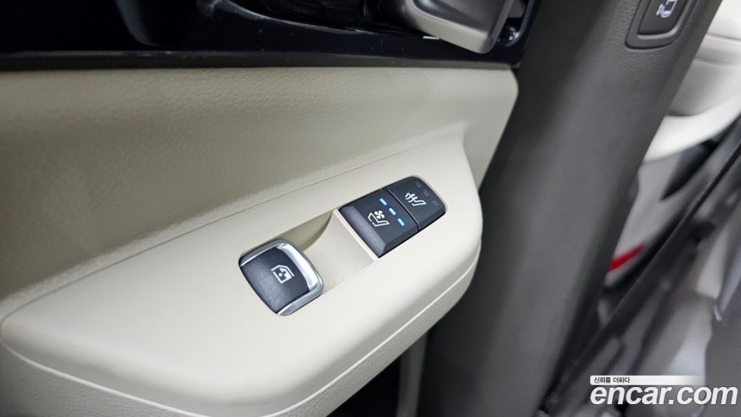 Kia Carnival 7-Seater Signature, 2025