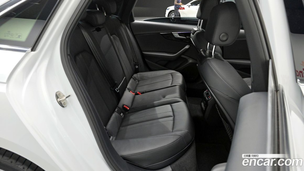 Audi A4 40 TFSI Premium, 2021