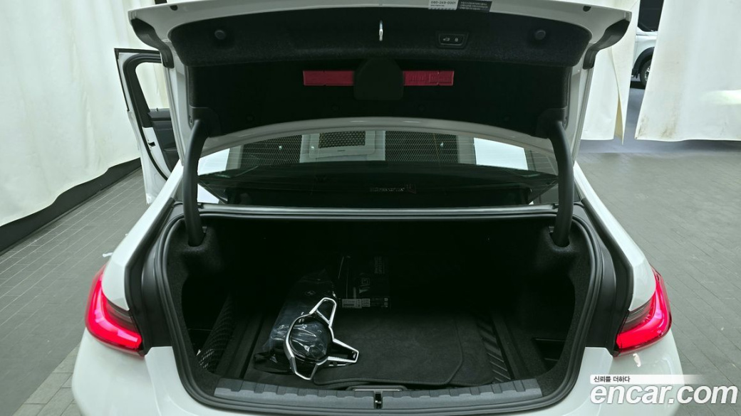 BMW 3-Series M340i Pro, 2025
