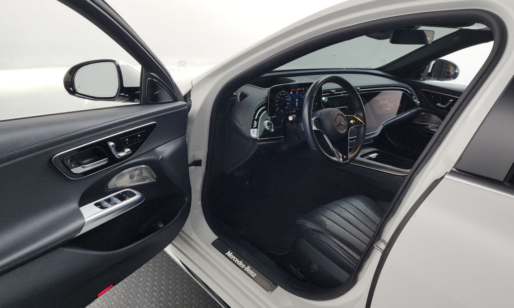 Mercedes-Benz E-Class E300 4MATIC Exclusive, 2024