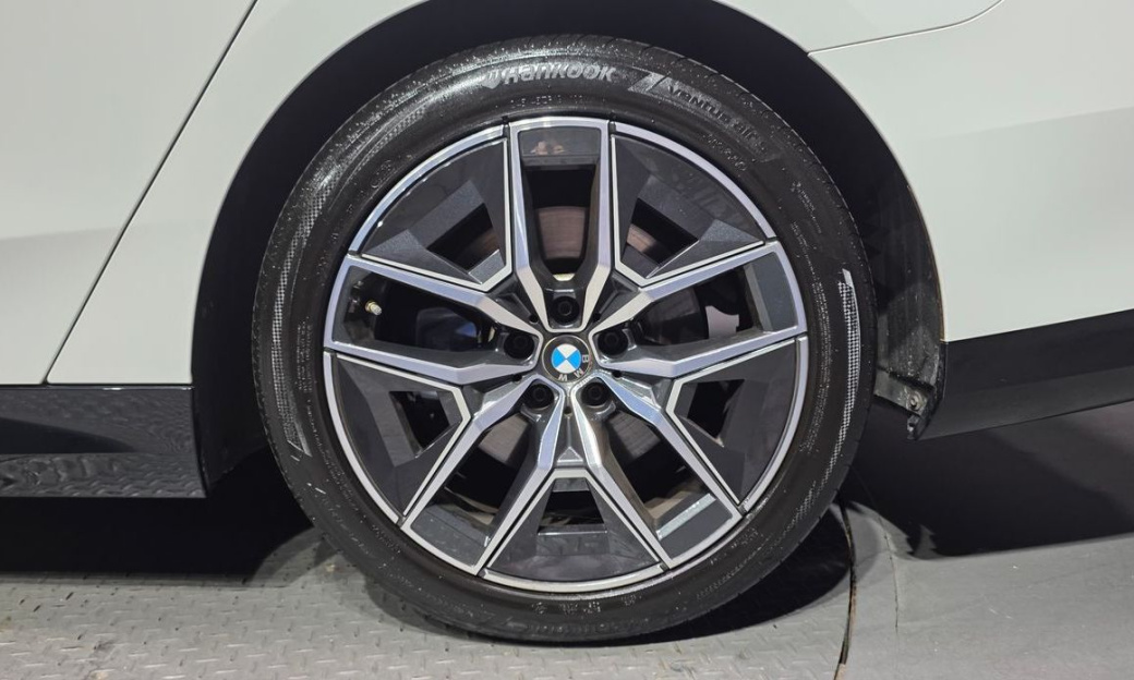 BMW 5-Series 523d xDrive M Sport, 2024