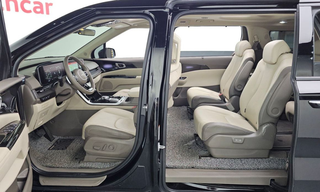 Kia Carnival 9-Seater Signature, 2023