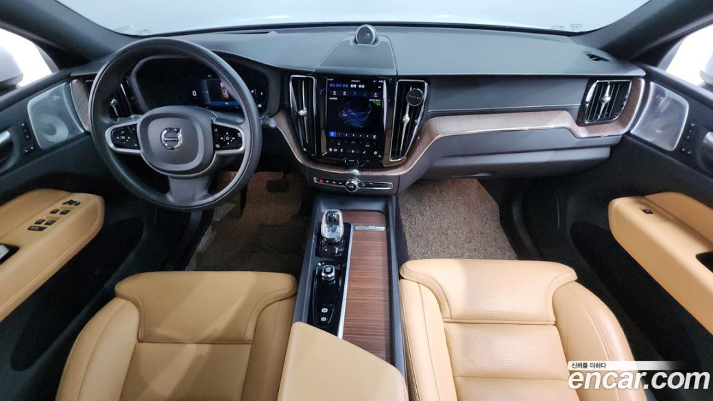 Volvo XC60 B5 Inscription, 2022
