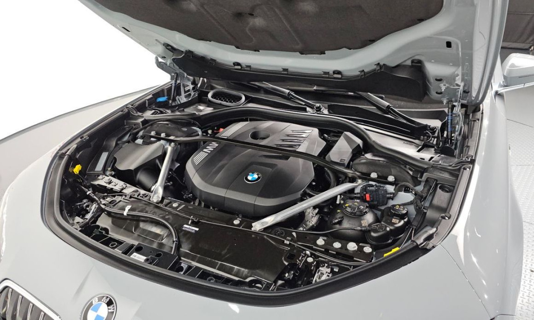 BMW 7-Series 740i xDrive M Sport, 2025