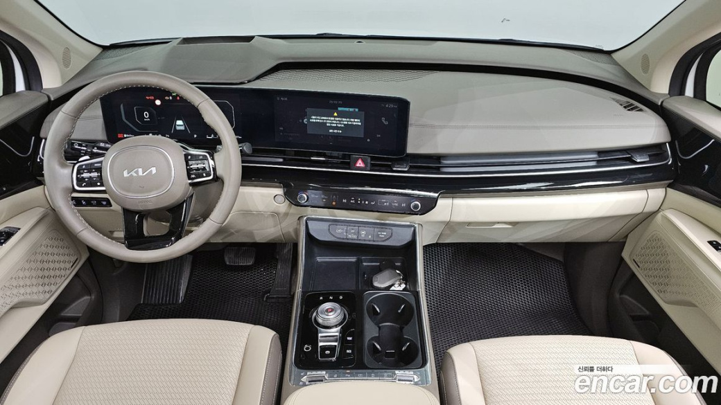 Kia Carnival 9-Seater Signature, 2024