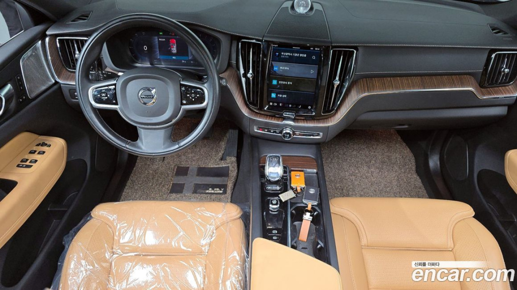 Volvo XC60 B5 Inscription, 2022
