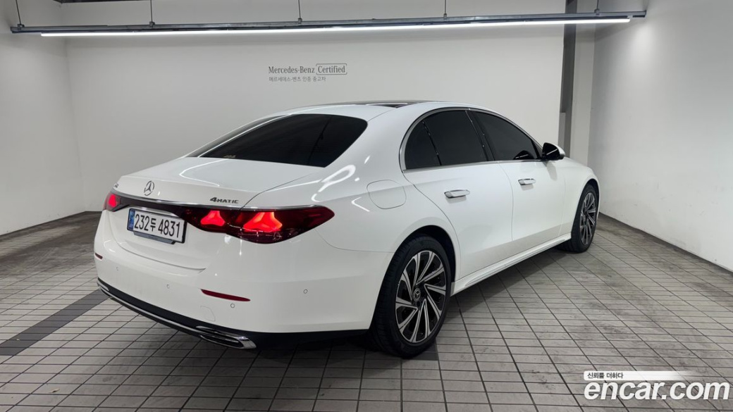Mercedes-Benz E-Class E300 4MATIC Exclusive, 2025