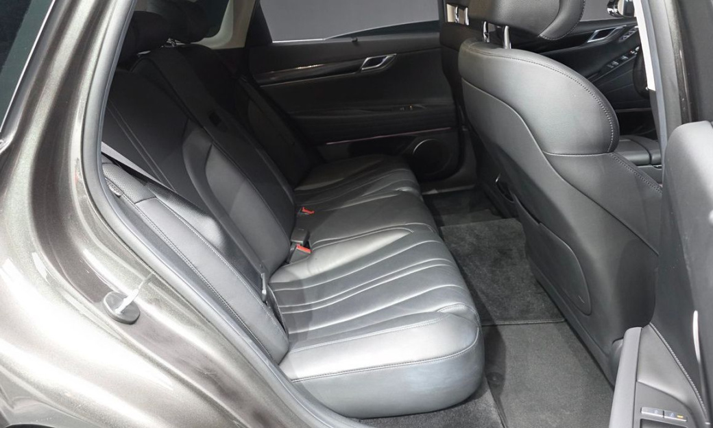 Genesis G80 Gasoline 2.5 Turbo AWD, 2025