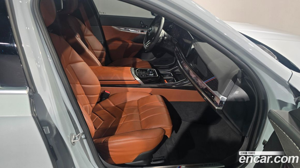 BMW 7-Series 740d xDrive M Sport, 2025