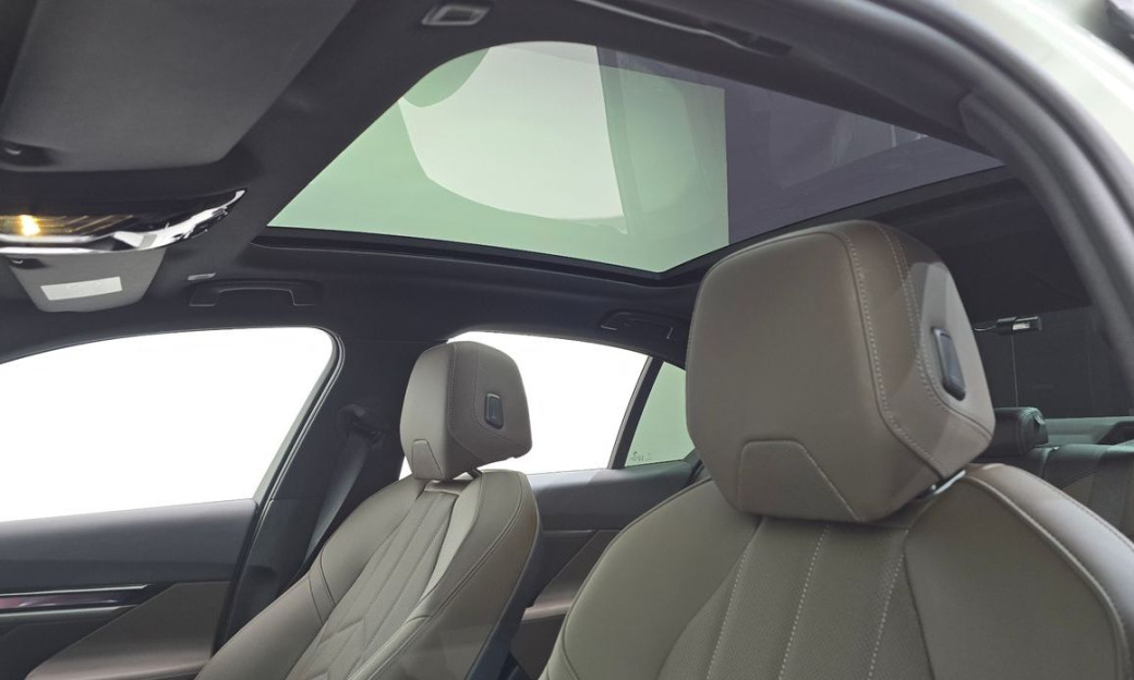 BMW 5-Series 520i M Sport, 2025