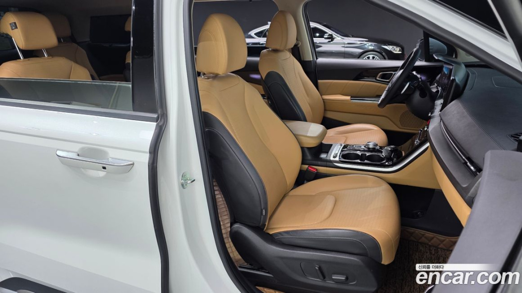 Kia Carnival 9-Seater Signature, 2023