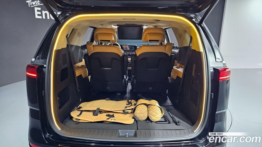 Kia Carnival 7-Seater Signature, 2023