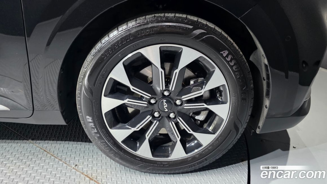 Kia Carnival 7-Seater Signature, 2022