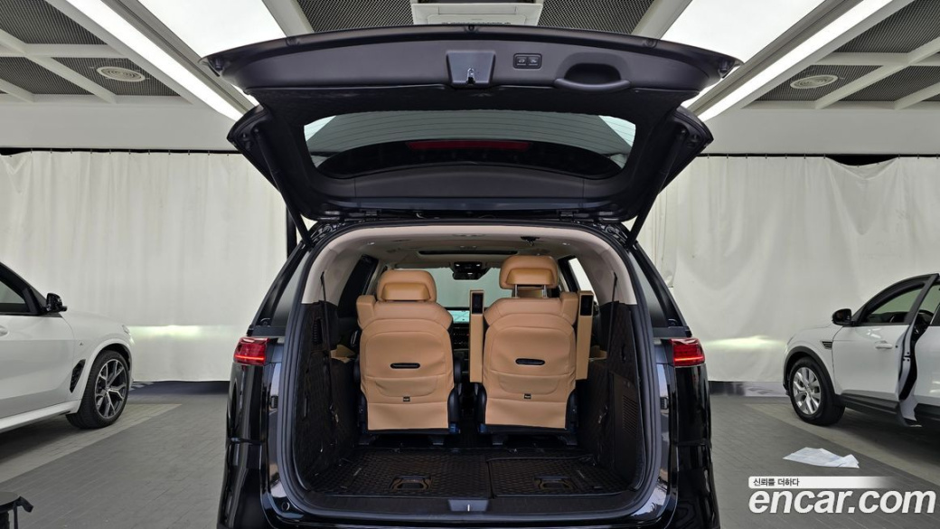 Kia Carnival 7-Seater Signature, 2023