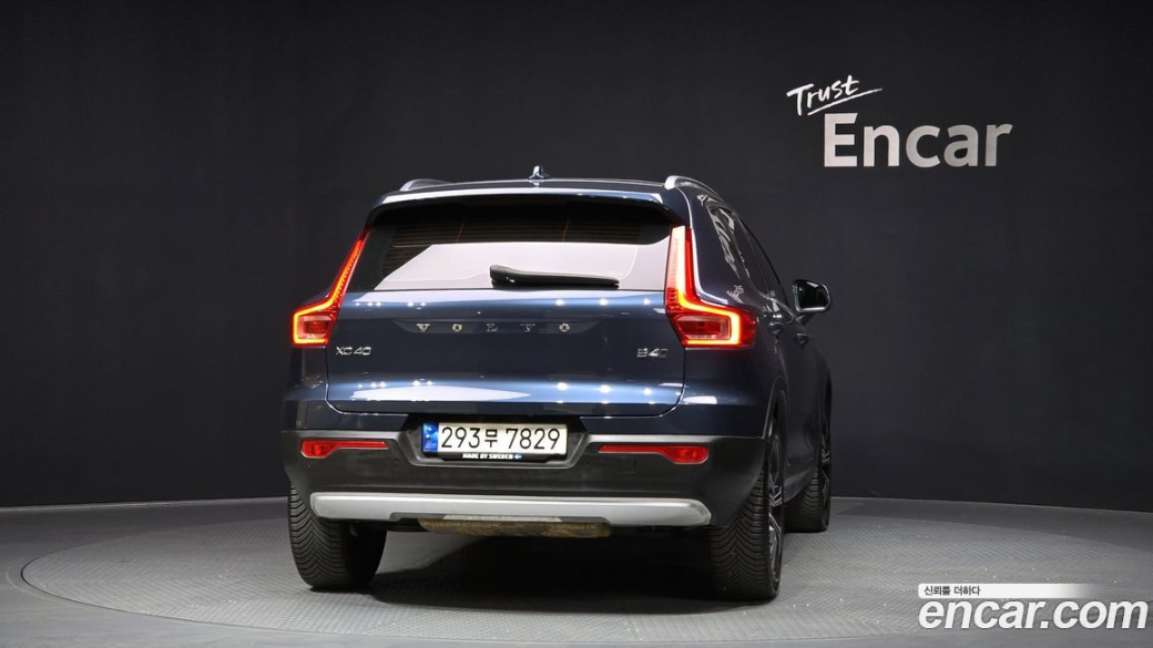 Volvo XC40 B4 Inscription, 2022