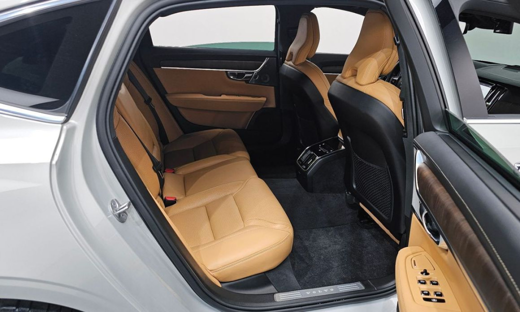 Volvo S90 B6 AWD Inscription, 2022