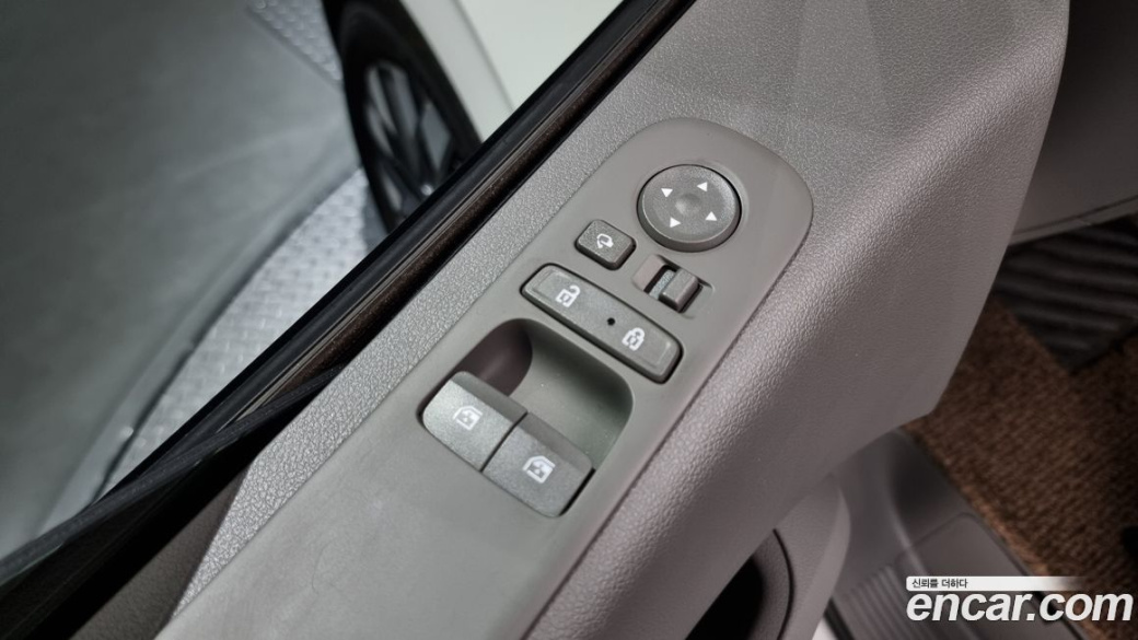 Hyundai Staria 4WD Lounge 7-Seater, 2023
