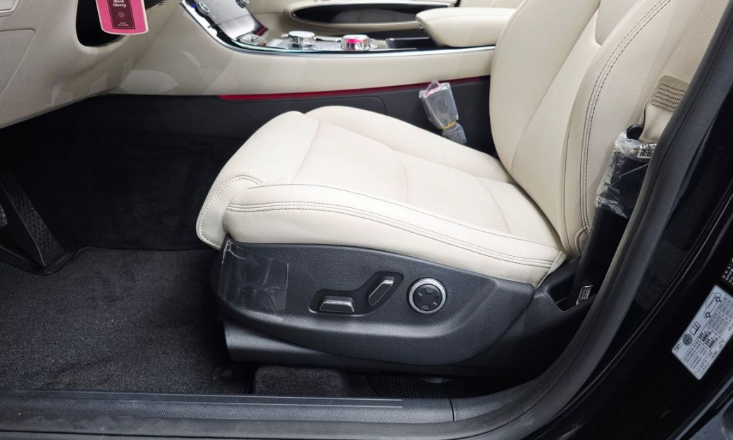 Genesis GV70 2.5T Gasoline AWD, 2025