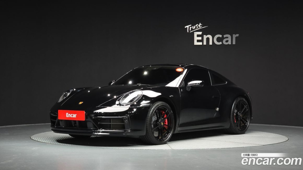 Porsche 911 Carrera 4 GTS, 2023