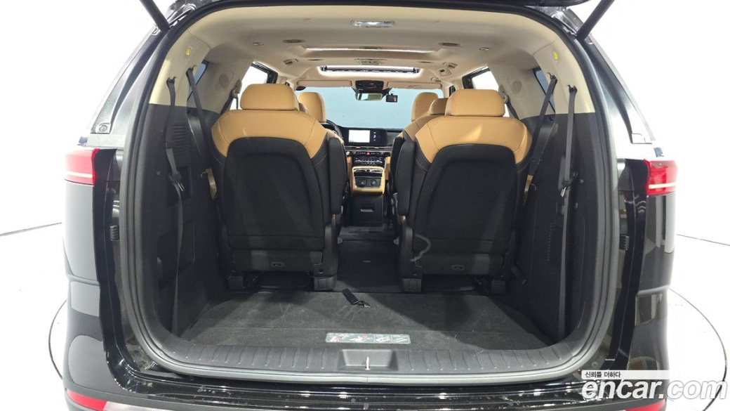 Kia Carnival 9-Seater Signature, 2023