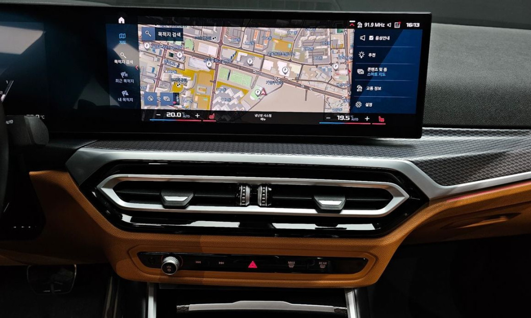 BMW 3-Series 320i M Sport, 2024