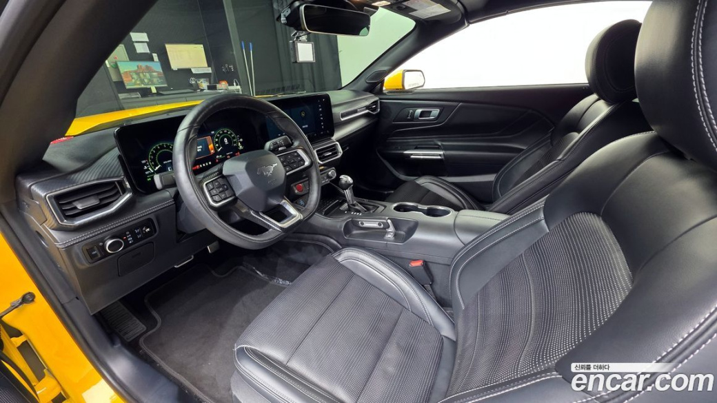 Ford Mustang 5.0 GT Premium Convertible, 2024