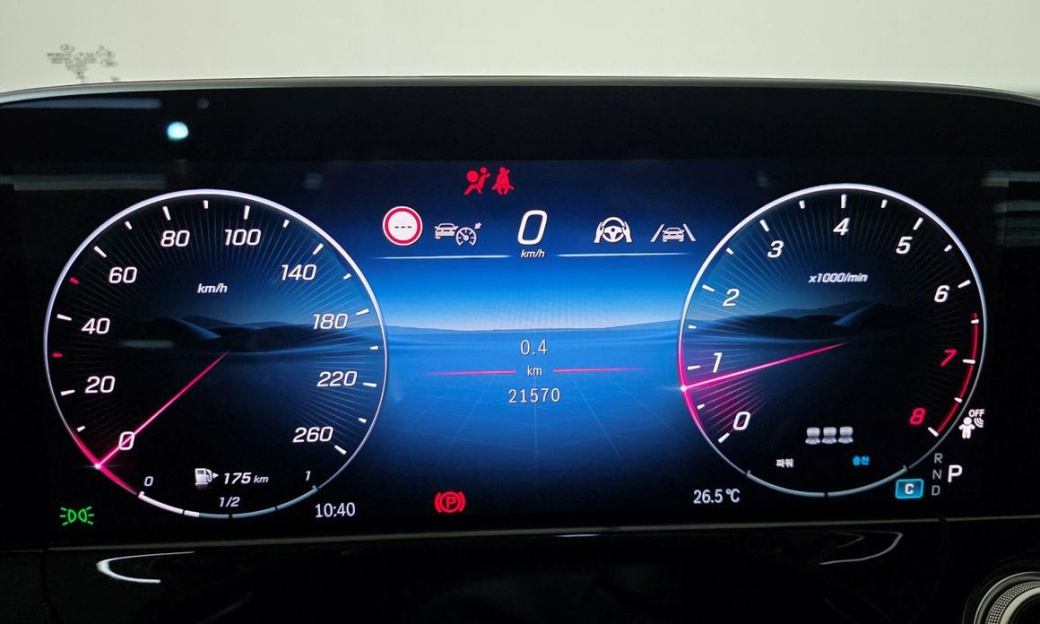 Mercedes-Benz E-Class E300 4MATIC AMG Line, 2025