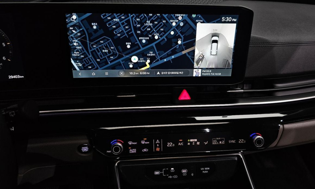 Kia Carnival 9-Seater Gravity, 2024