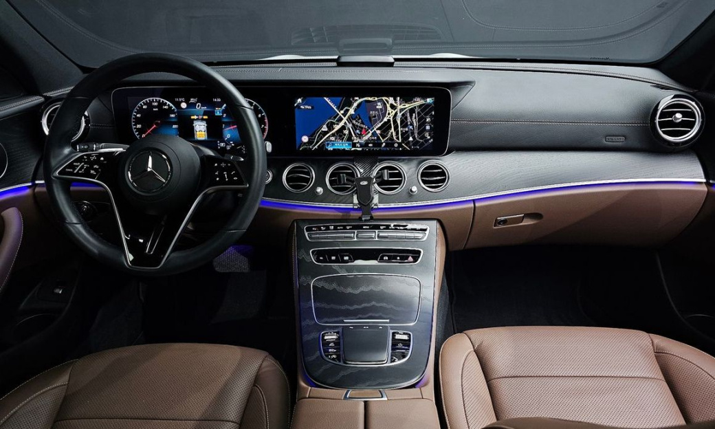 Mercedes-Benz E-Class E250 AMG Line, 2023