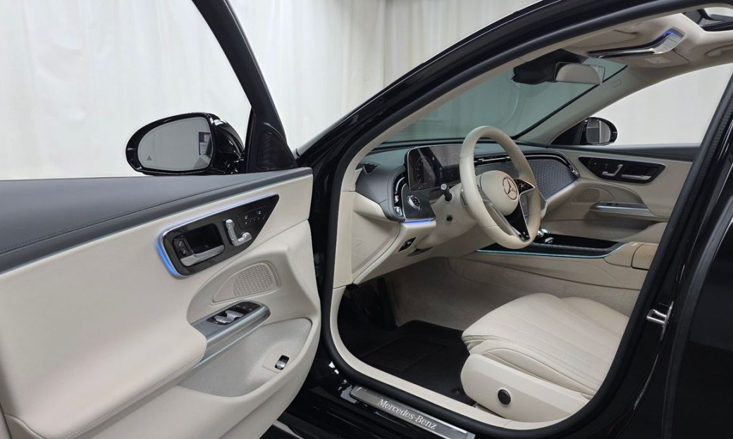 Mercedes-Benz E-Class E220d 4MATIC Exclusive, 2024