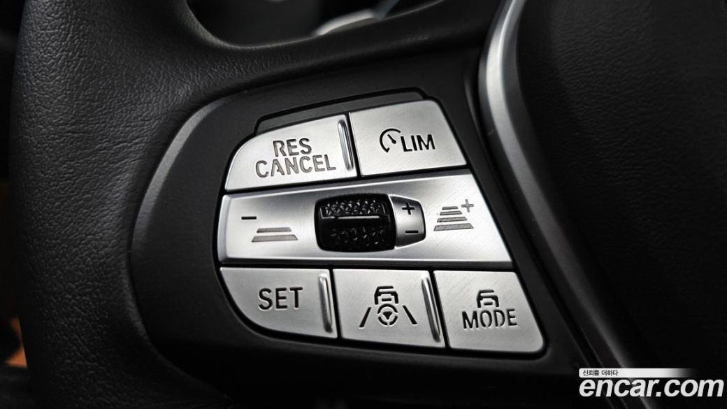 BMW 3-Series 320i Touring, 2024