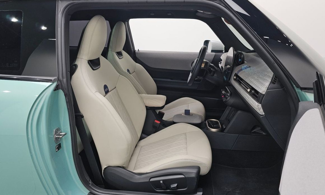 Mini Cooper Favoured, 2025