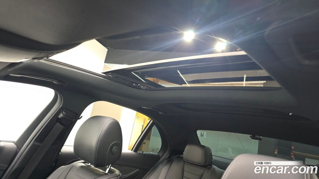 Mercedes-Benz E-Class E350 4MATIC AMG Line, 2023