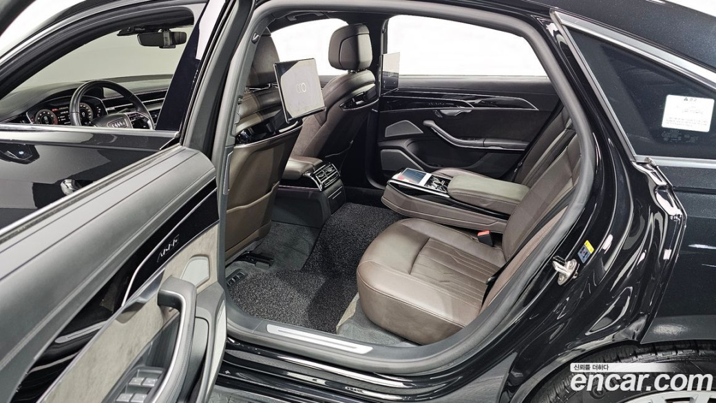 Audi A8 55 TFSI Quattro LWB, 2021