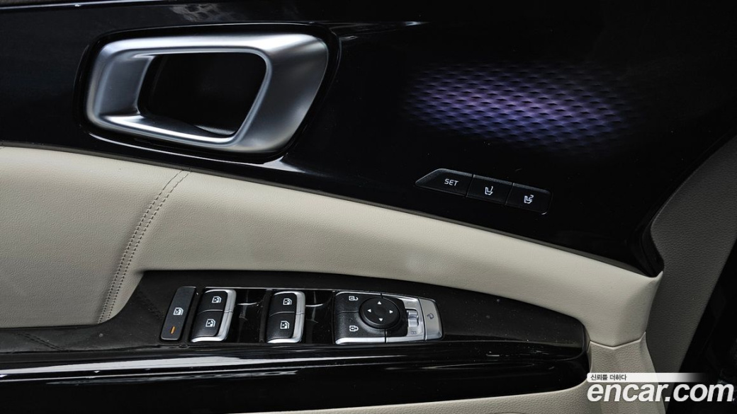 Kia Carnival 9-Seater Hi-Limousine, 2023